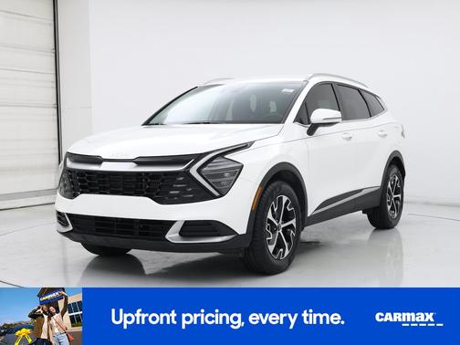 White 2024 Kia Sportage Hybrid EX