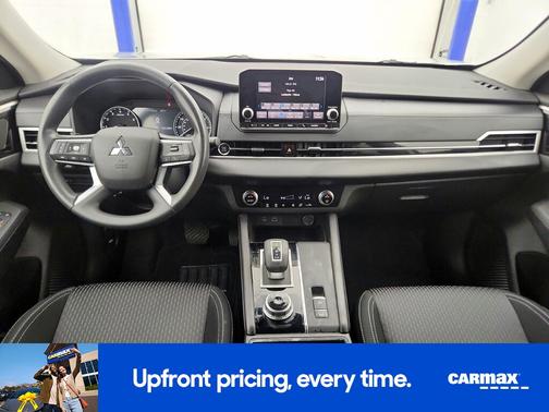 2022 Mitsubishi Outlander ES