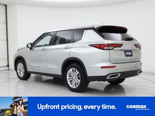 2022 Mitsubishi Outlander ES