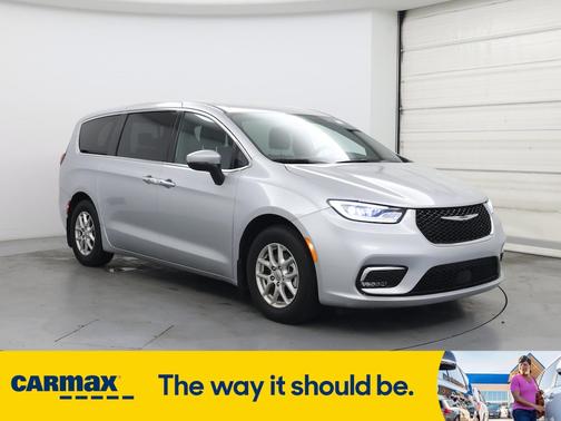 2023 Chrysler Pacifica Touring