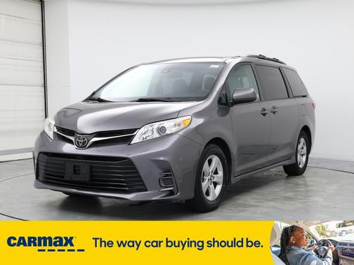 2019 Toyota Sienna LE