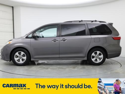 2019 Toyota Sienna LE