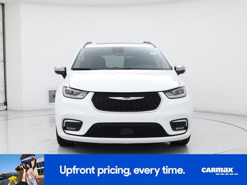 White 2023 Chrysler Pacifica Limited