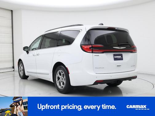 White 2023 Chrysler Pacifica Limited