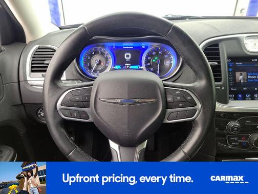 2019 Chrysler 300 Touring