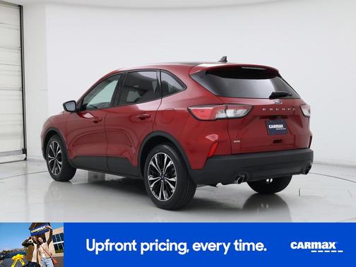 Red 2022 Ford Escape SE