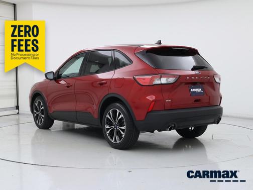 Red 2022 Ford Escape SE