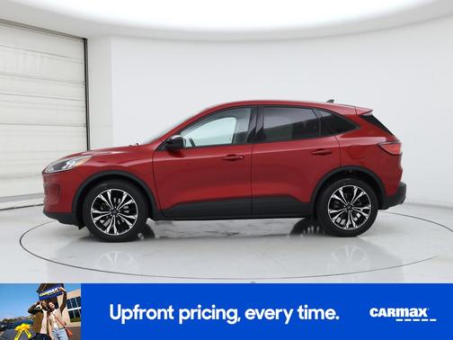 Red 2022 Ford Escape SE