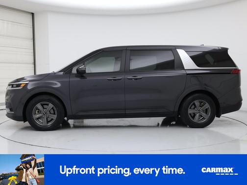 2023 Kia Carnival LX