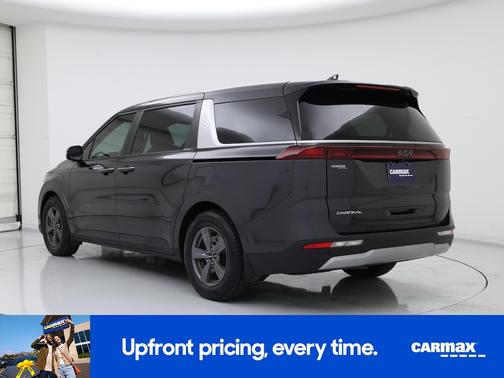 2023 Kia Carnival LX