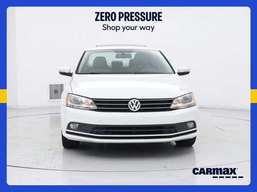 White 2015 Volkswagen Jetta SE