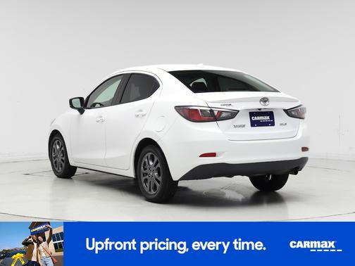 2019 Toyota Yaris Sedan XLE