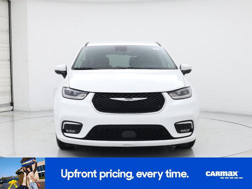 White 2023 Chrysler Pacifica Touring L