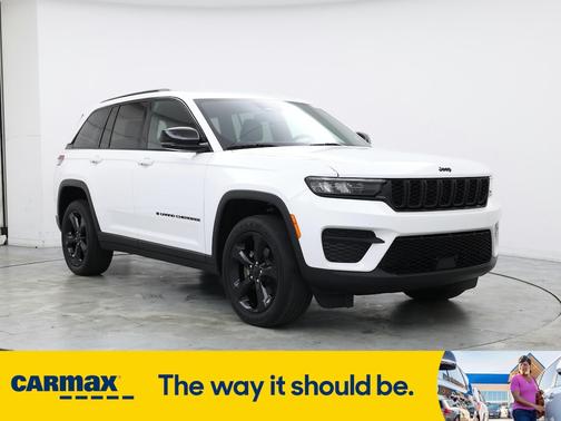 2022 Jeep Grand Cherokee Altitude