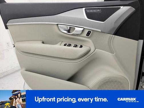 2021 Volvo XC90 T5 Momentum