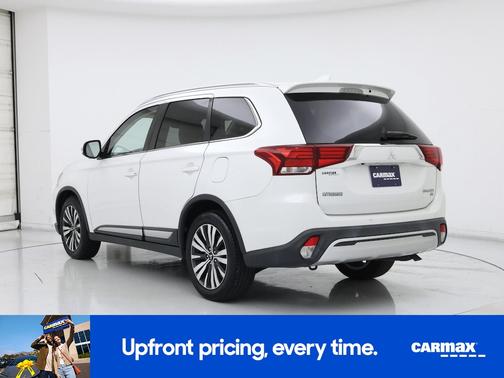White 2019 Mitsubishi Outlander SEL