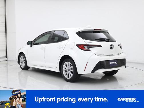 White 2023 Toyota Corolla Hatchback SE