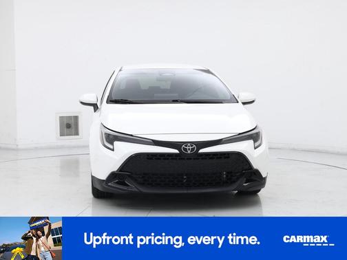 White 2023 Toyota Corolla Hatchback SE