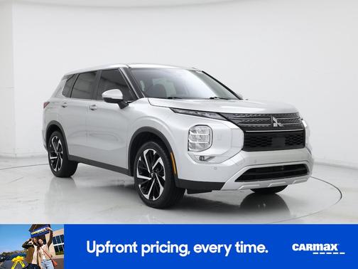 Gray 2024 Mitsubishi Outlander SE