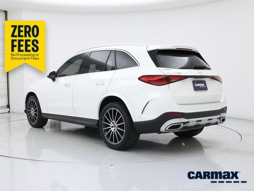 White 2023 Mercedes-Benz GLC 300