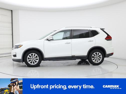 White 2017 Nissan Rogue SV