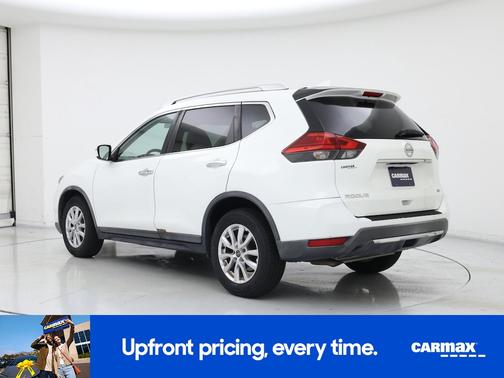 White 2017 Nissan Rogue SV