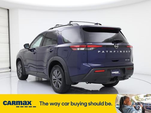 2023 Nissan Pathfinder SV