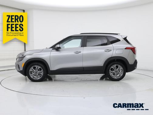 Gray 2024 Kia Seltos S