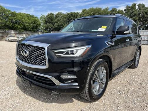 Black Obsidian 2022 INFINITI QX80 Luxe