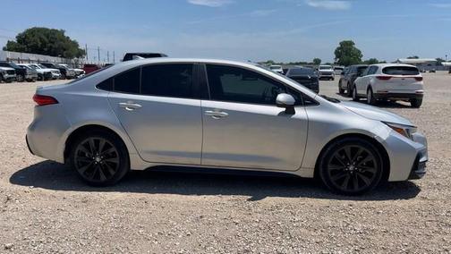 Classic Silver Metallic 2025 Toyota Corolla SE