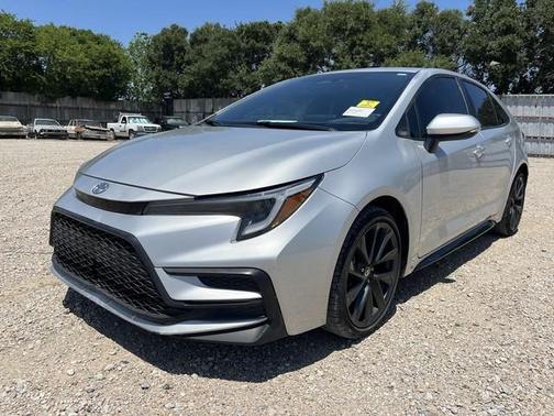 Classic Silver Metallic 2025 Toyota Corolla SE