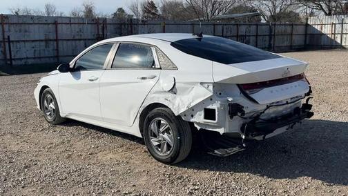 2024 Hyundai ELANTRA SE