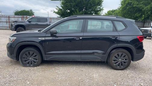 Deep Black Pearl 2024 Volkswagen Taos 1.5T S