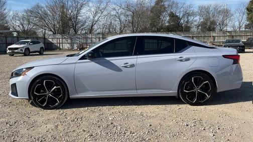 2025 Nissan Altima SR FWD