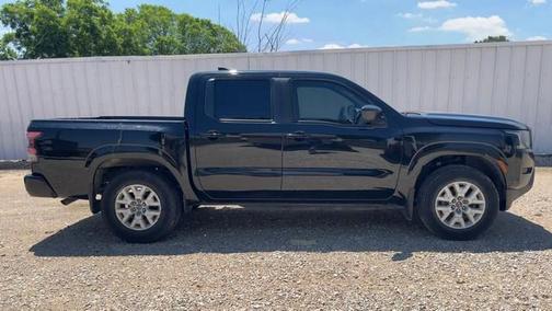 Super Black 2022 Nissan Frontier SV