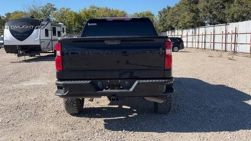 2022 Chevrolet Silverado 1500 Custom Trail Boss