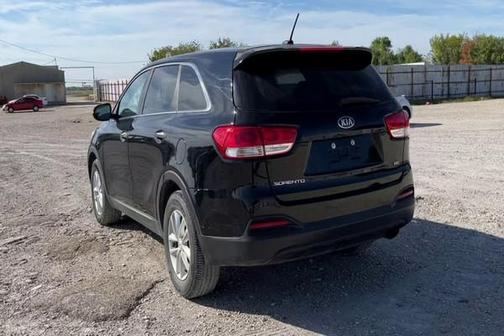 2017 Kia Sorento L