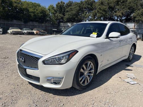 2019 INFINITI Q70 3.7 LUXE