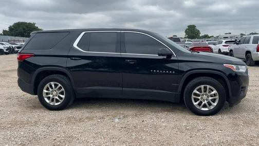 Mosaic Black Metallic 2019 Chevrolet Traverse LS