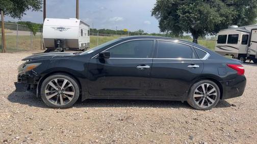 Super Black 2016 Nissan Altima 2.5 SR