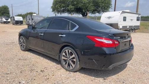 Super Black 2016 Nissan Altima 2.5 SR
