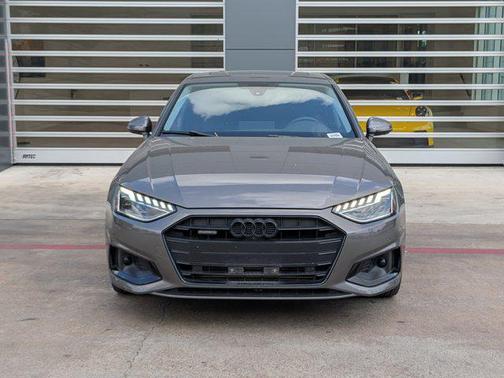 2022 Audi A4 Premium Plus 40 TFSI quattro S tronic