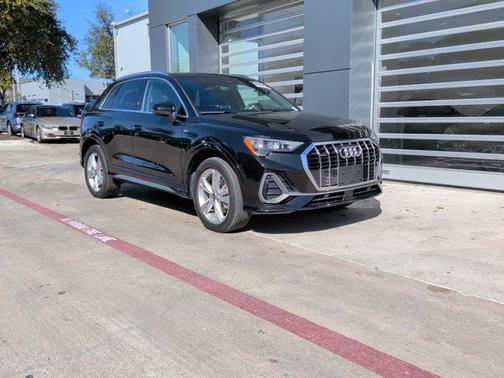 2022 Audi Q3 Premium 45 TFSI S line quattro Tiptronic