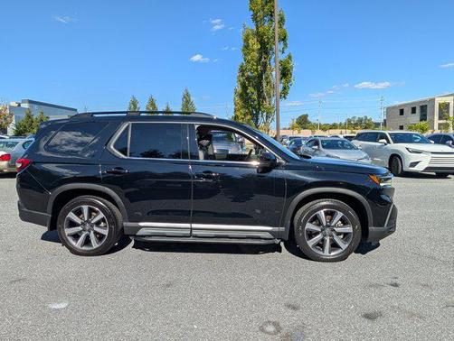 2023 Honda Pilot Touring 8-Passenger
