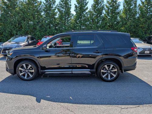2023 Honda Pilot Touring 8-Passenger