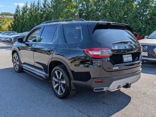 2023 Honda Pilot Touring 8-Passenger