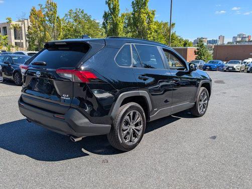 2022 Toyota RAV4 Hybrid XLE Premium