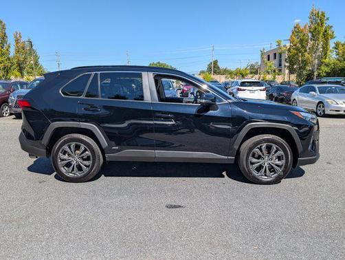 2022 Toyota RAV4 Hybrid XLE Premium