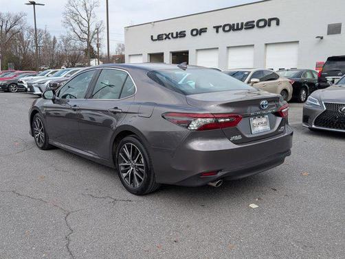 2022 Toyota Camry Hybrid XLE