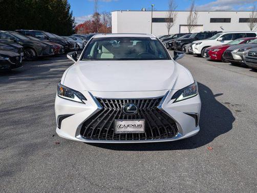 2025 Lexus ES 350 Base